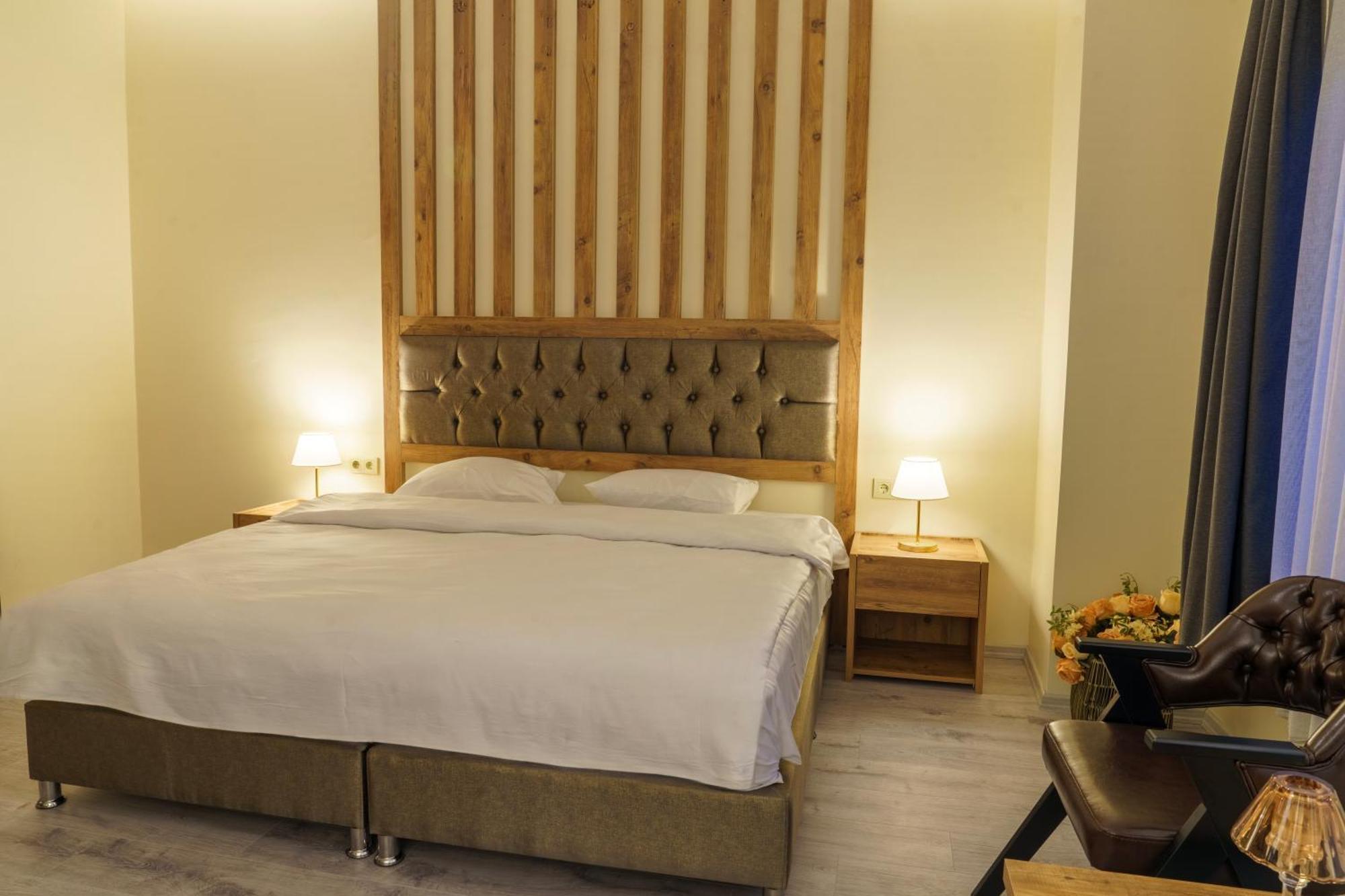 Grand 464 Hotel *