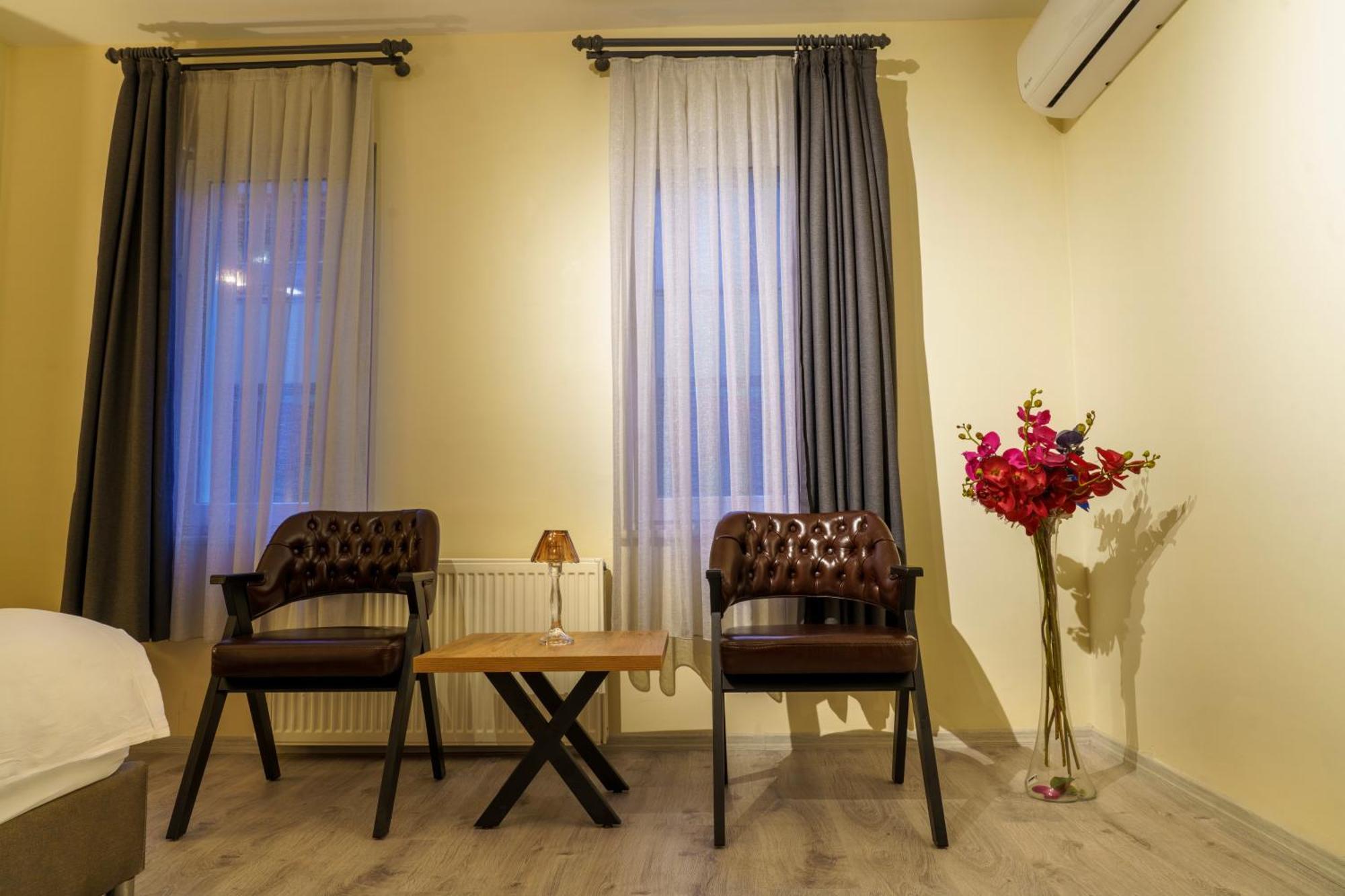Grand 464 Hotel *
